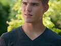 El c&iacute;rculo secreto, Chris Zylka es Jake Armstrong