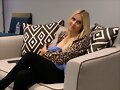 Claire Holt con su hijo James Holt Joblon