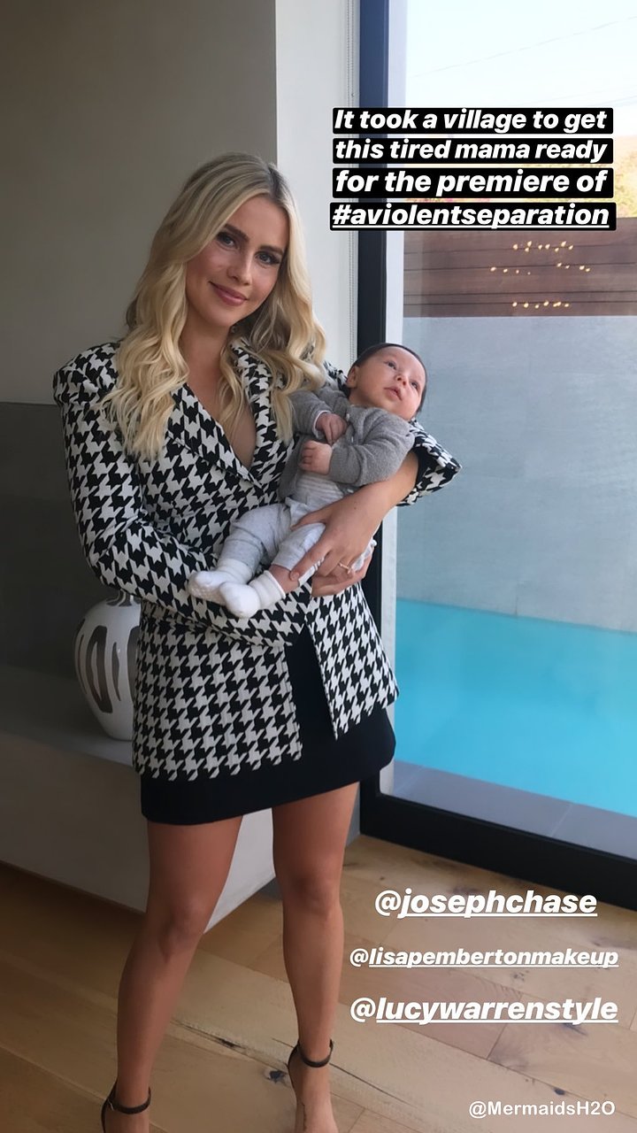 Claire Holt con su hijo James Holt Joblon