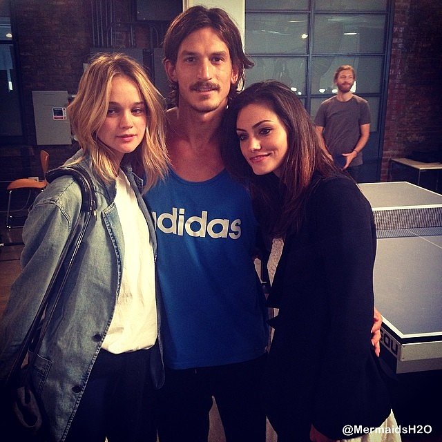 Phoebe Tonkin BTS photoshoot Cotton On 2014