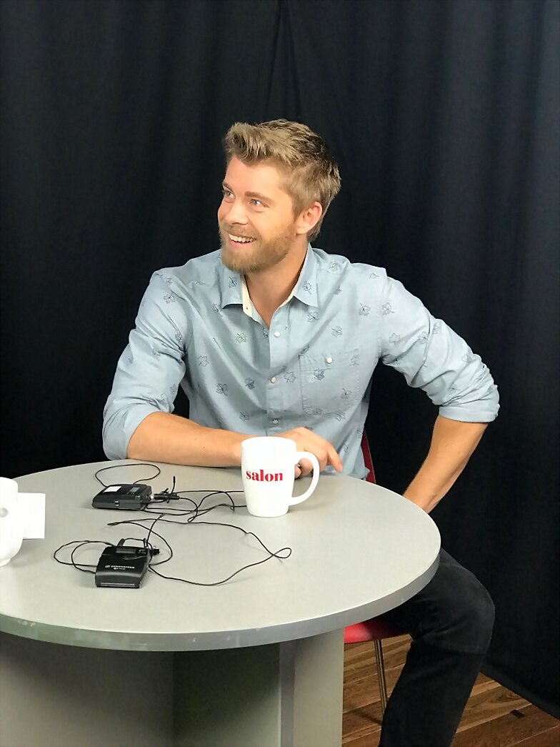 Luke Mitchell en Buzzfeed 2017