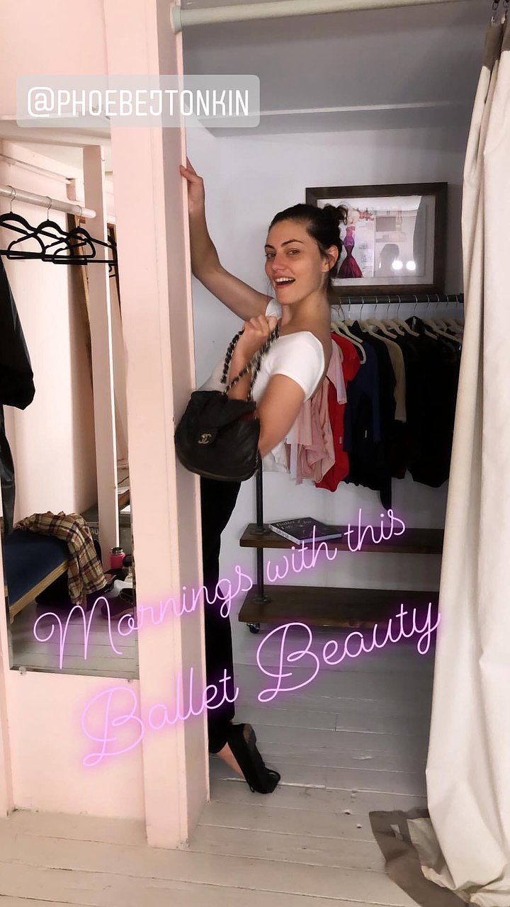 Phoebe Tonkin | June 2019