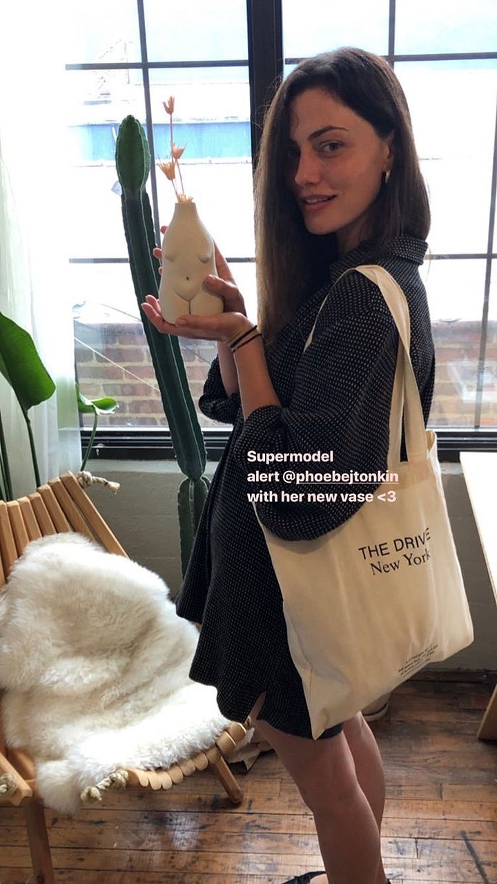 Phoebe Tonkin | June 2019