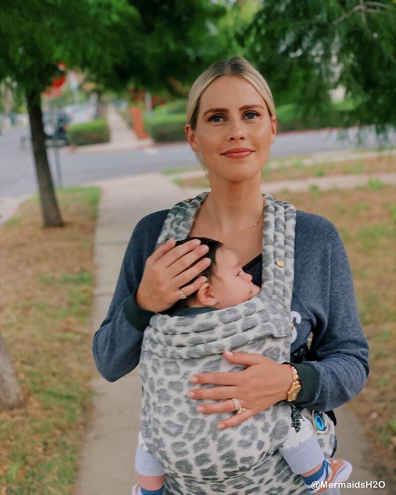 Claire Holt con su hijo James Holt Joblon