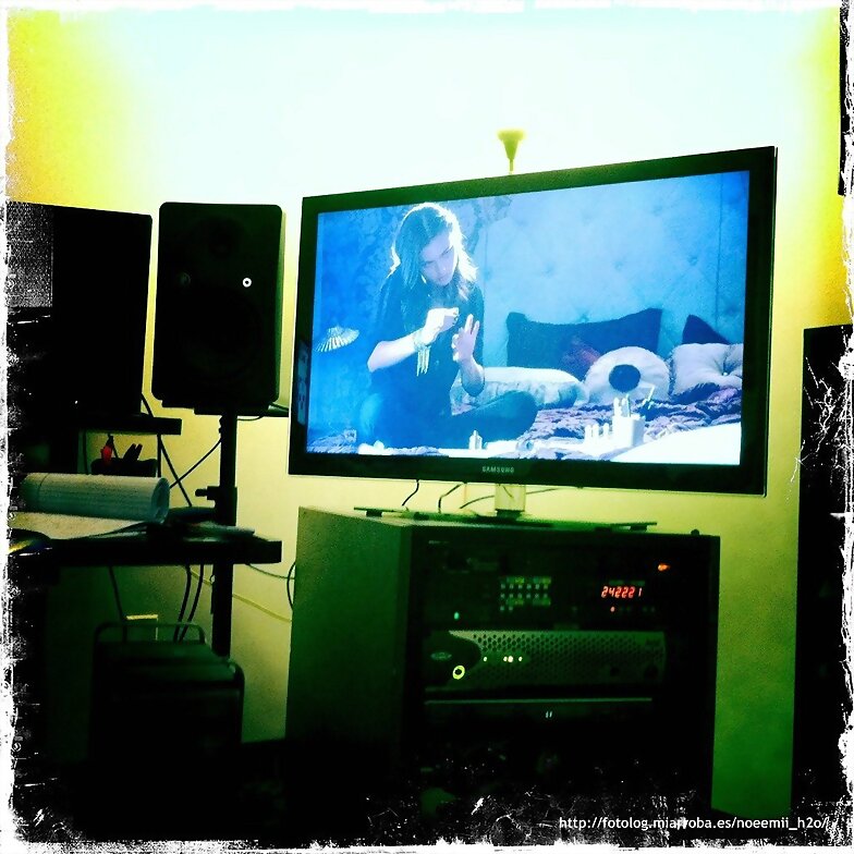 Phoebe Tonkin en la TV