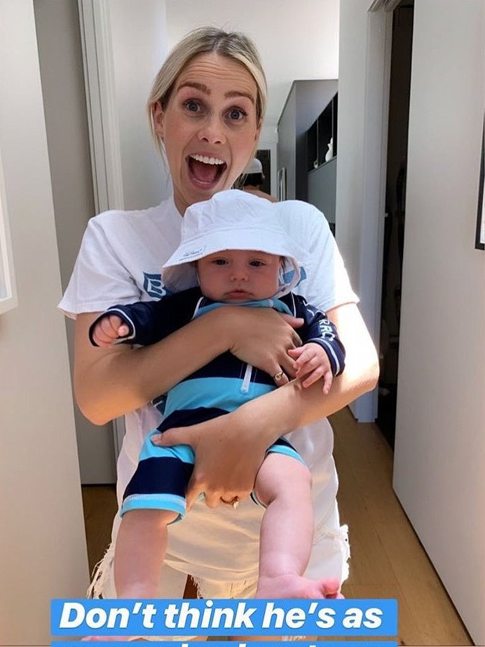 Claire Holt con su hijo James Holt Joblon