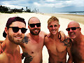 Luke Mitchell y sus hermanos en Sydney, Australia