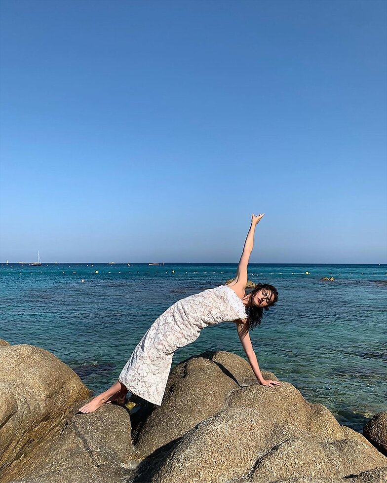 Phoebe Tonkin bts photoshoot S/Magazine 2019