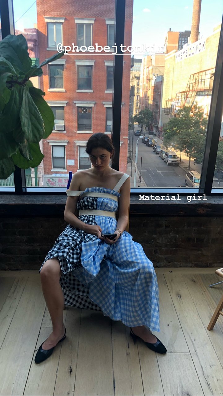 Phoebe Tonkin celebrando su 30 cumpleaños | 2019