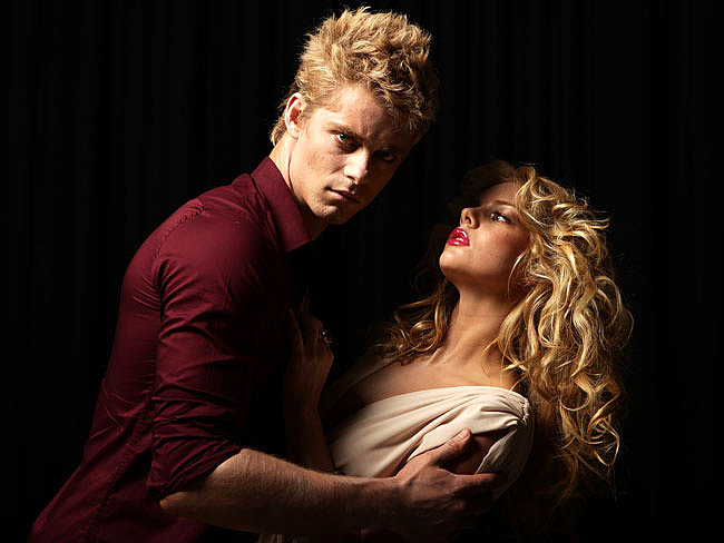 Luke Mitchell photoshoot con Samara Weaving