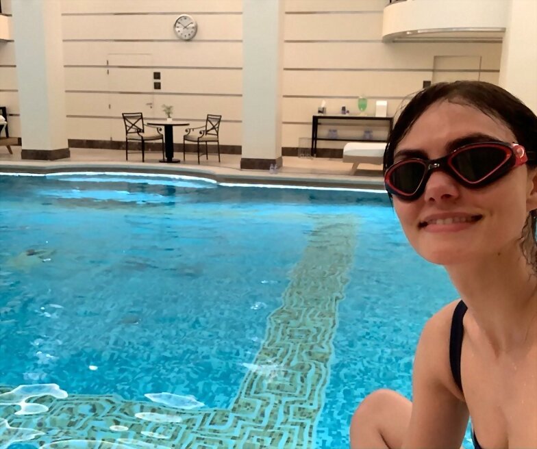 Phoebe Tonkin en Paris | July 2019