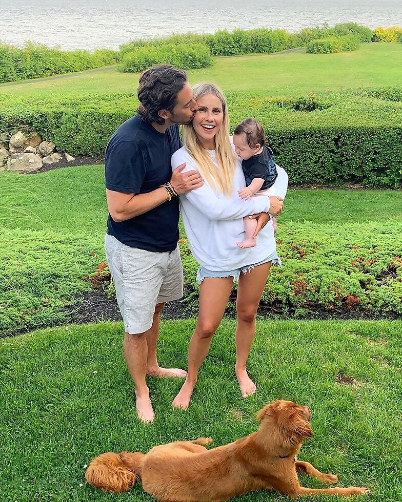 Claire Holt & Andrew Joblon con su hijo James