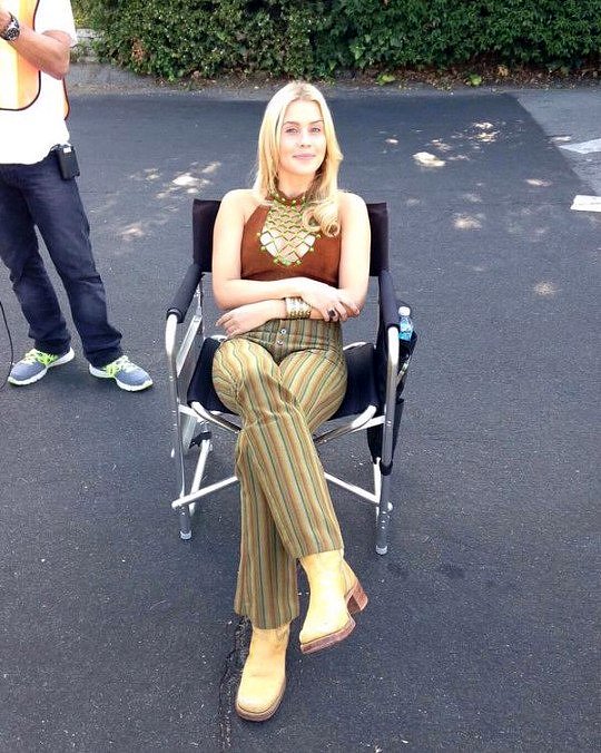 Claire Holt bts en la serie Aquarius (2015)