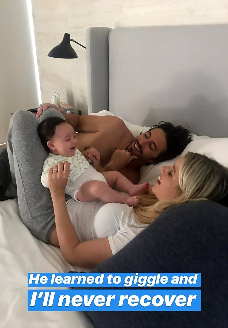 Claire Holt & Andrew Joblon con su hijo James