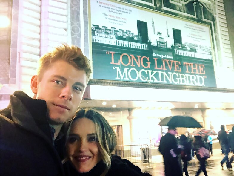 Luke Mitchell & Rebecca Breeds en Nueva York