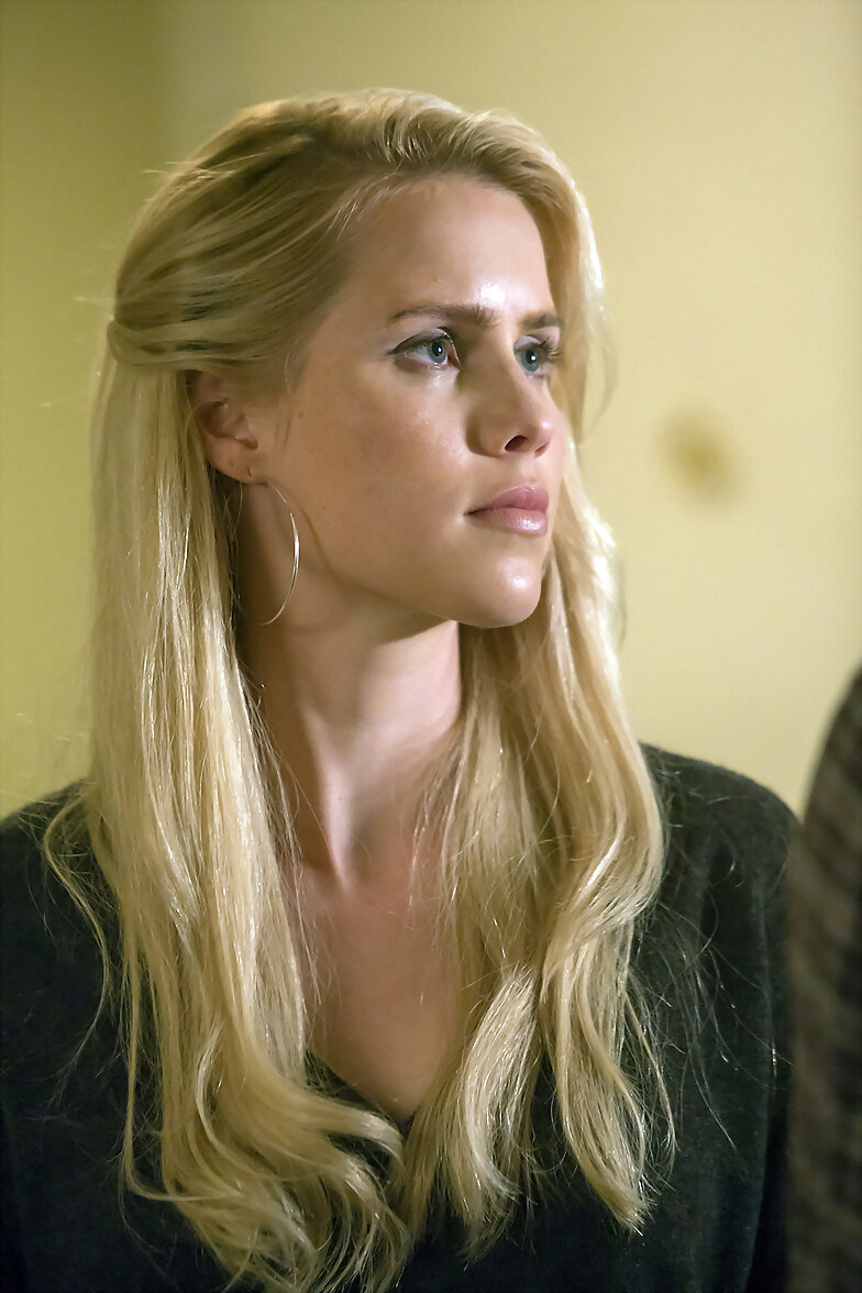 Claire Holt en la serie Aquarius (2015)
