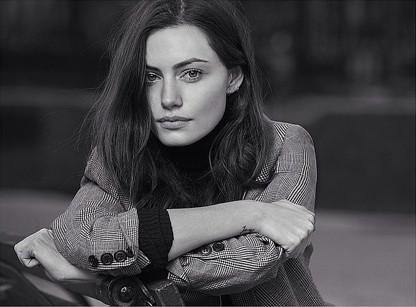 Phoebe Tonkin para Christopher Ferguson 2014