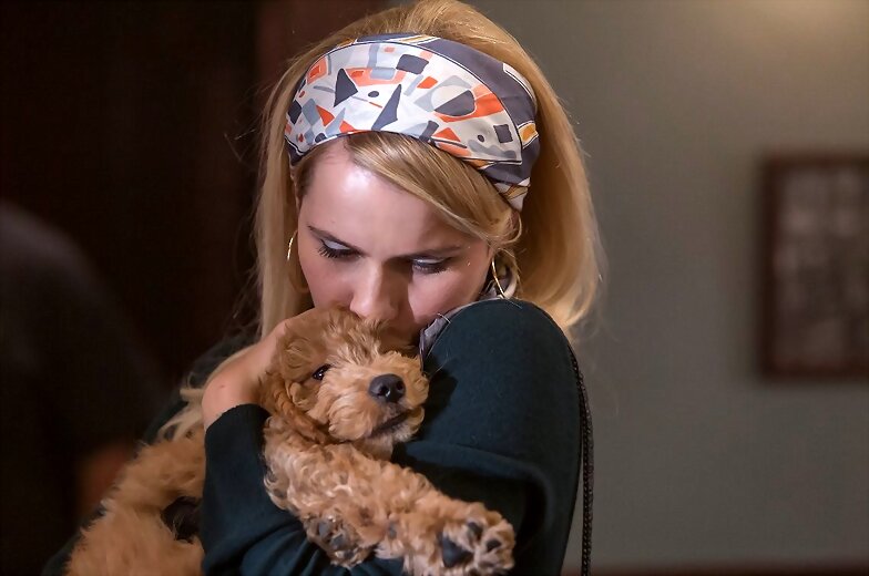 Claire Holt bts season 2 en la serie Aquarius