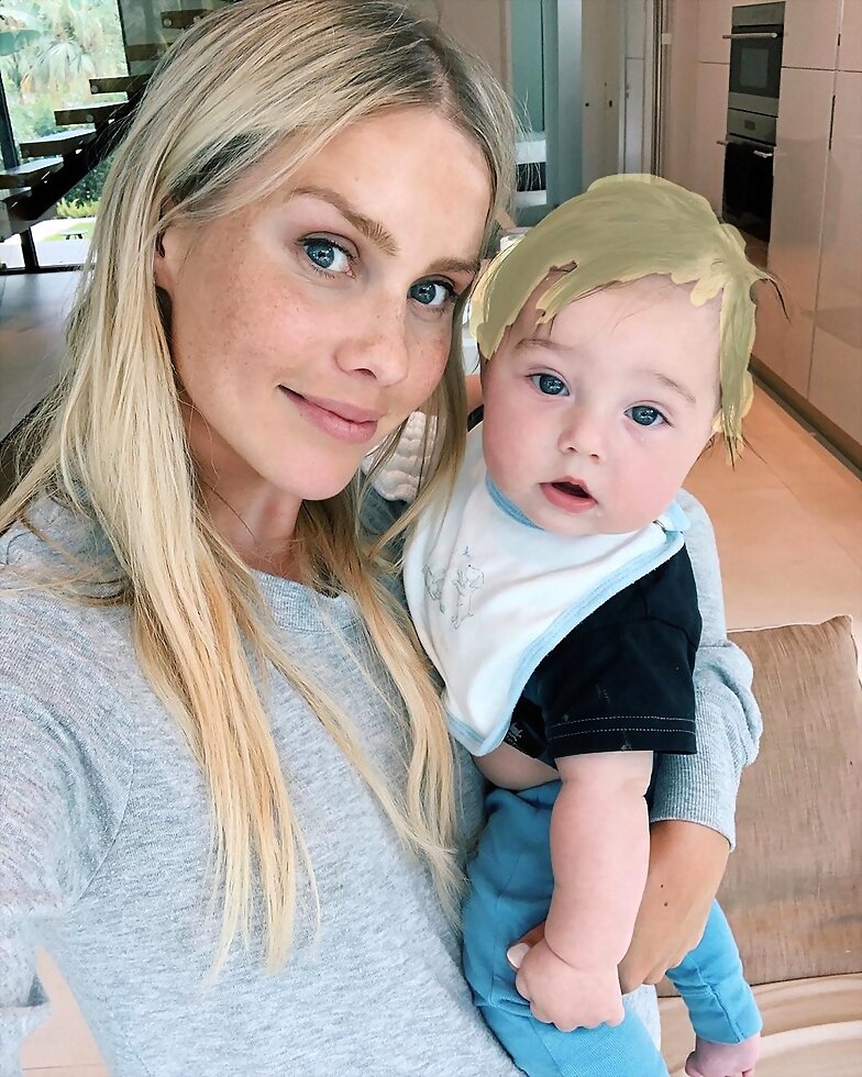 Claire Holt con su hijo James Holt Joblon | 2019