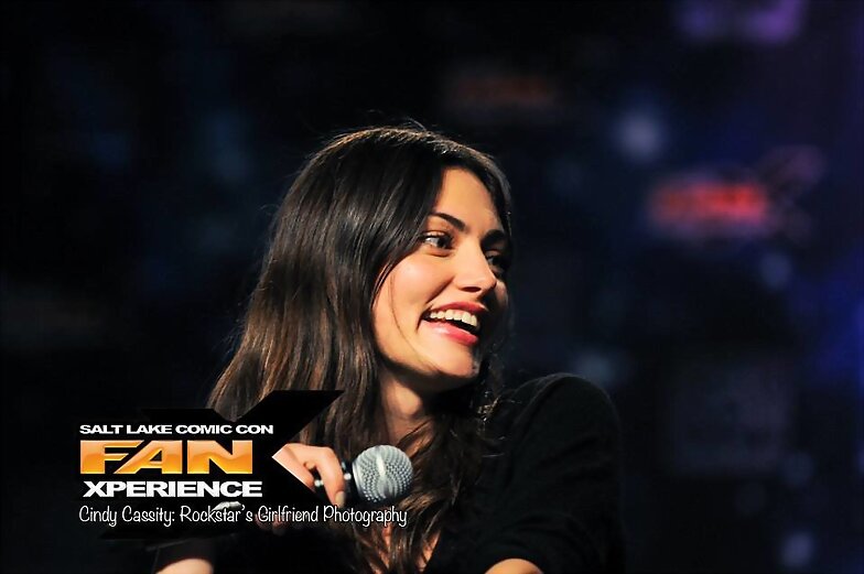 Phoebe Tonkin - Salt Lake Comic Con Fan Xperience