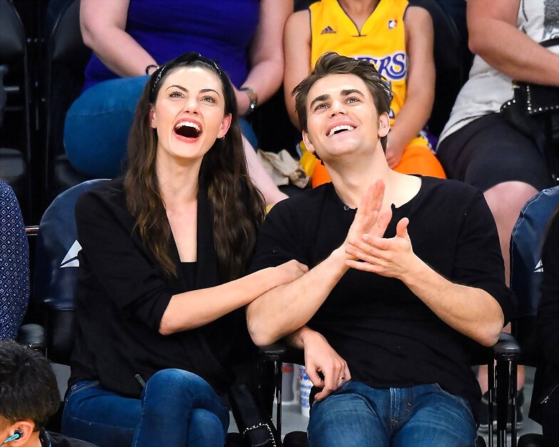 Phoebe Tonkin & Paul Wesley - LA Lakers game 2015
