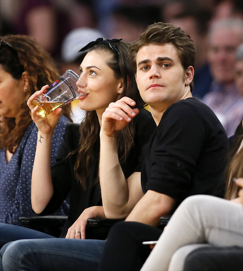 Phoebe Tonkin & Paul Wesley - LA Lakers game 2015