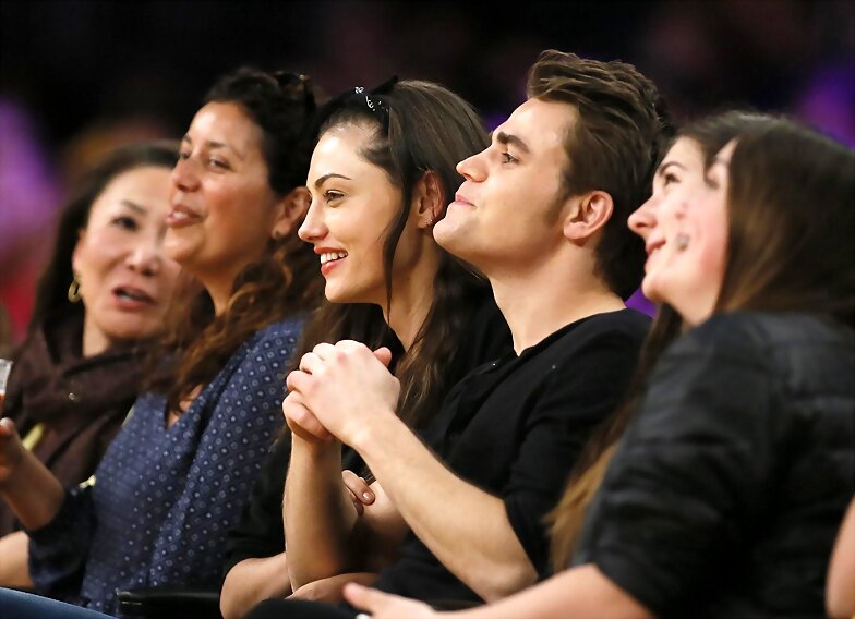 Phoebe Tonkin & Paul Wesley - LA Lakers game 2015