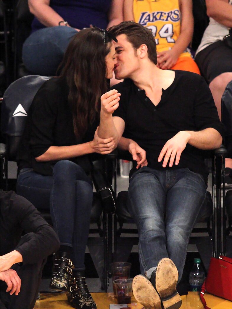 Phoebe Tonkin & Paul Wesley - LA Lakers game 2015