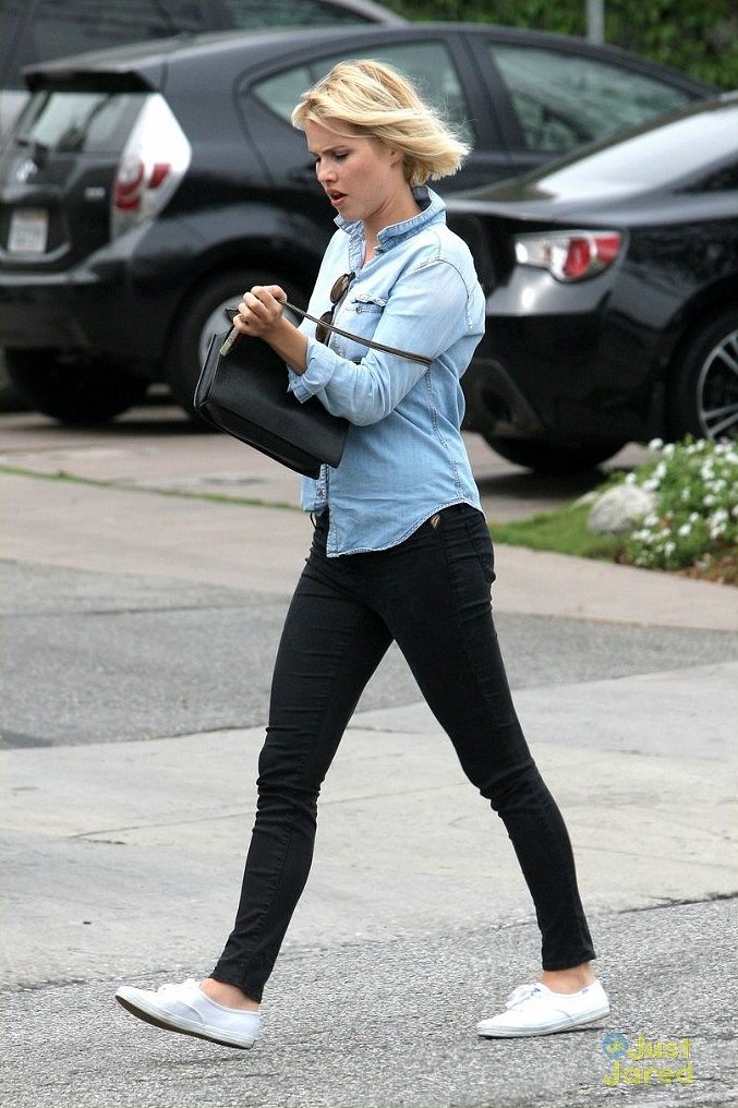 Claire Holt en West Hollywood, March 18, 2015