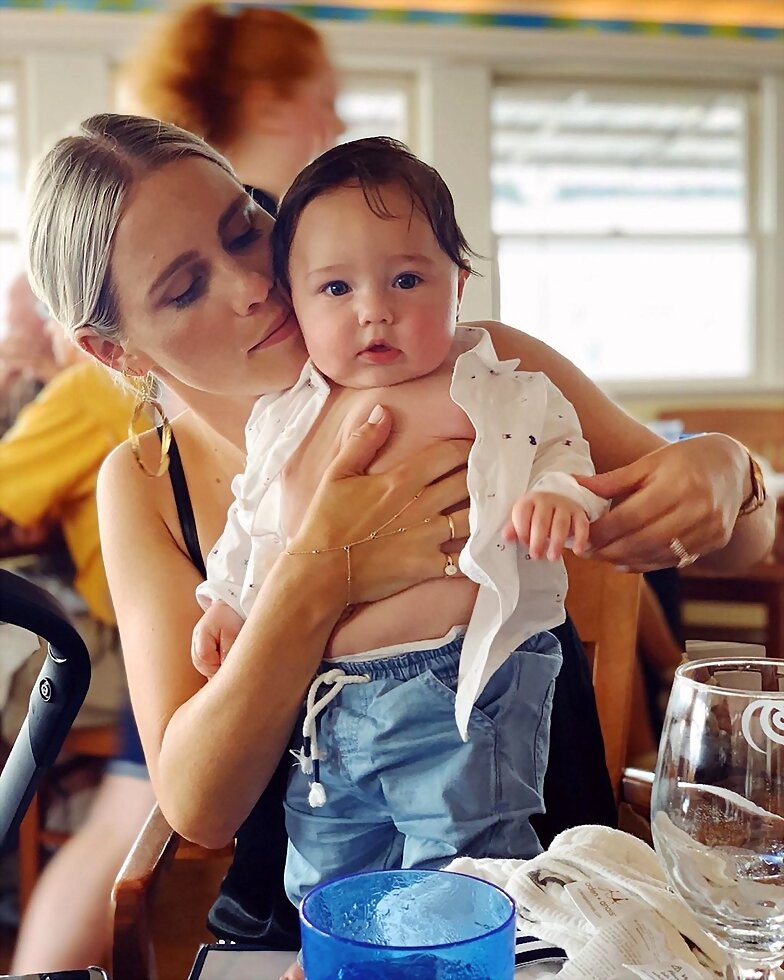 Claire Holt con su hijo James Holt Joblon | 2019