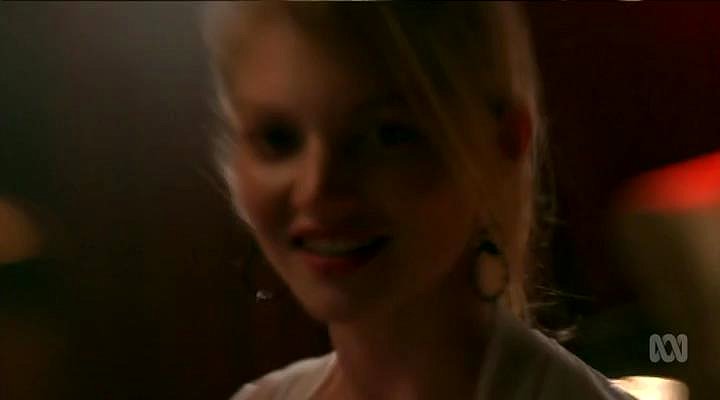 Cariba Heine en la serie Hiding (2015)