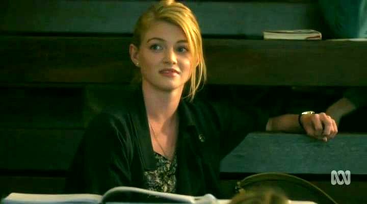 Cariba Heine en la serie Hiding (2015)