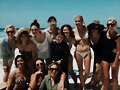 Phoebe Tonkin con el equipo de Climate Council