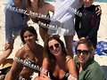 Phoebe Tonkin con el equipo de Climate Council