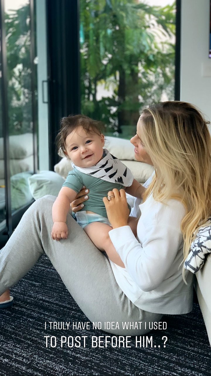 Claire Holt con su hijo James Holt Joblon | 2019