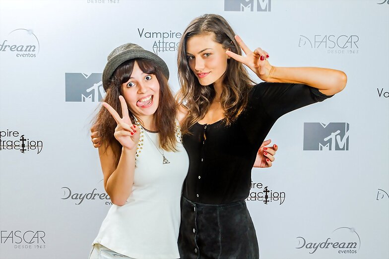 Phoebe Tonkin - Vampire Attraction con Brazil 2015