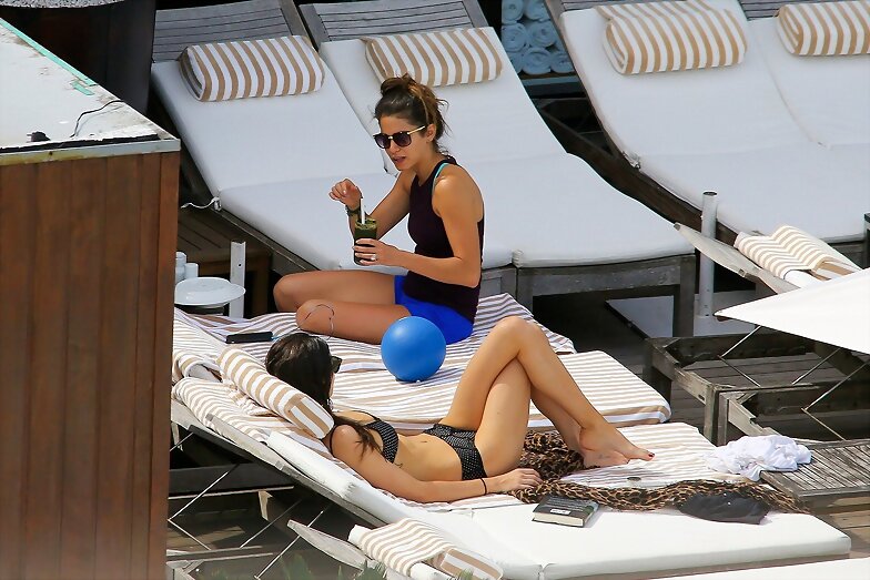 Phoebe Tonkin en Rio de Janeiro, Brazil, May 2015