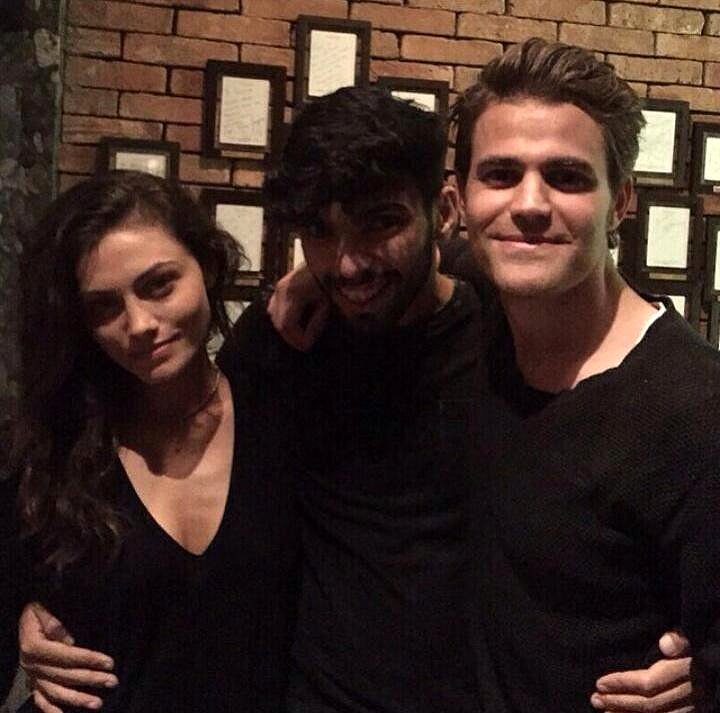 Phoebe Tonkin & Paul Wesley en Rio, Brazil, 2015