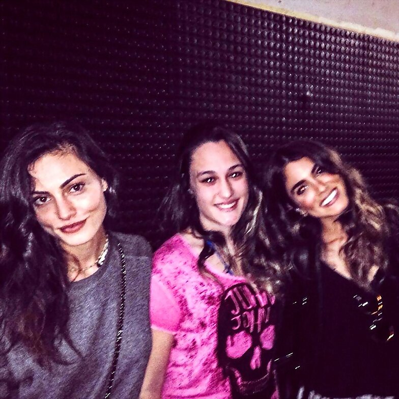 Phoebe Tonkin en Rio de Janeiro, Brazil, May 2015