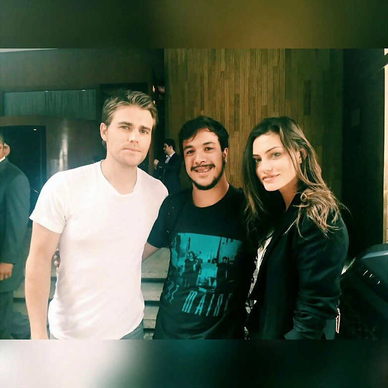 Phoebe Tonkin & Paul Wesley en Rio, Brazil, 2015