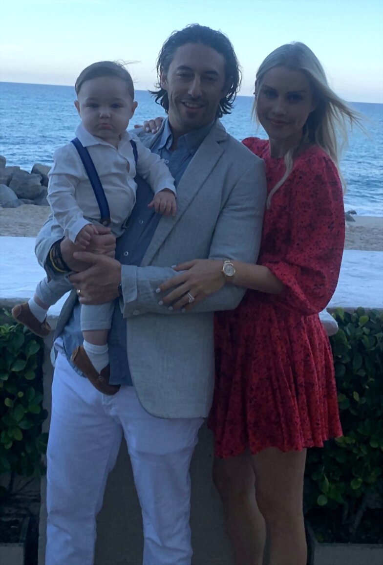 Claire Holt & Andrew Joblon con su hijo James 2019