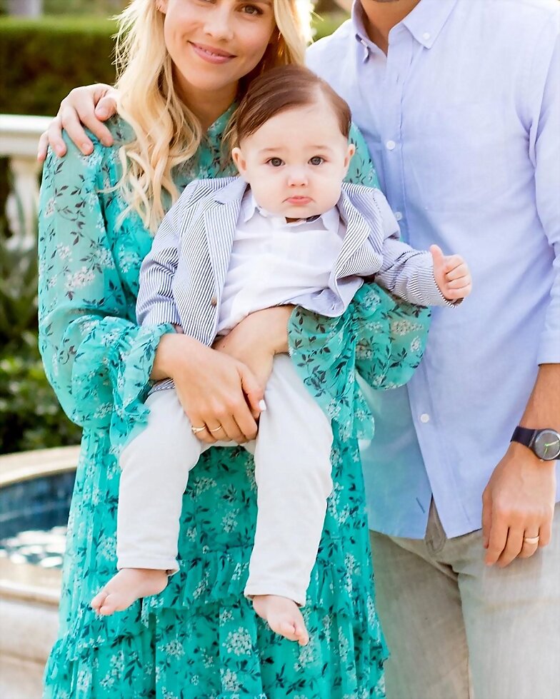 Claire Holt & Andrew Joblon con su hijo James 2019
