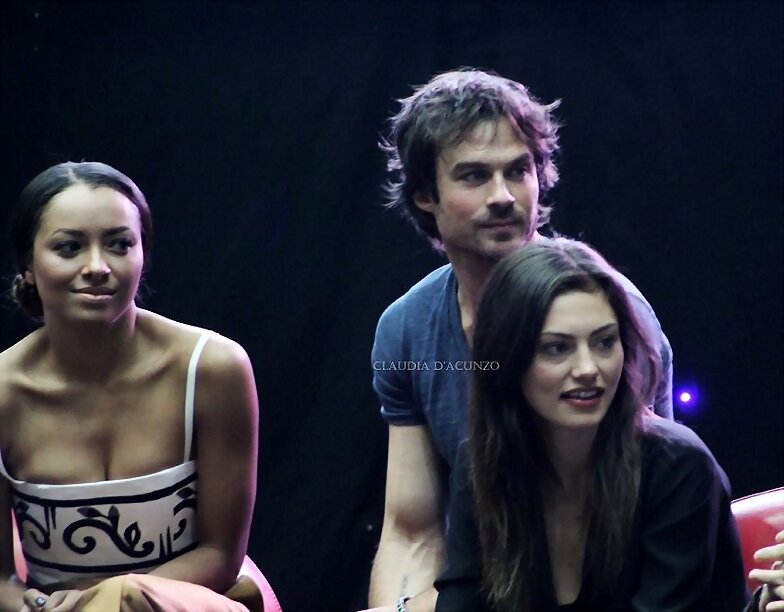 Phoebe Tonkin en Bite Me I’m Famous 3 | Paris 2015