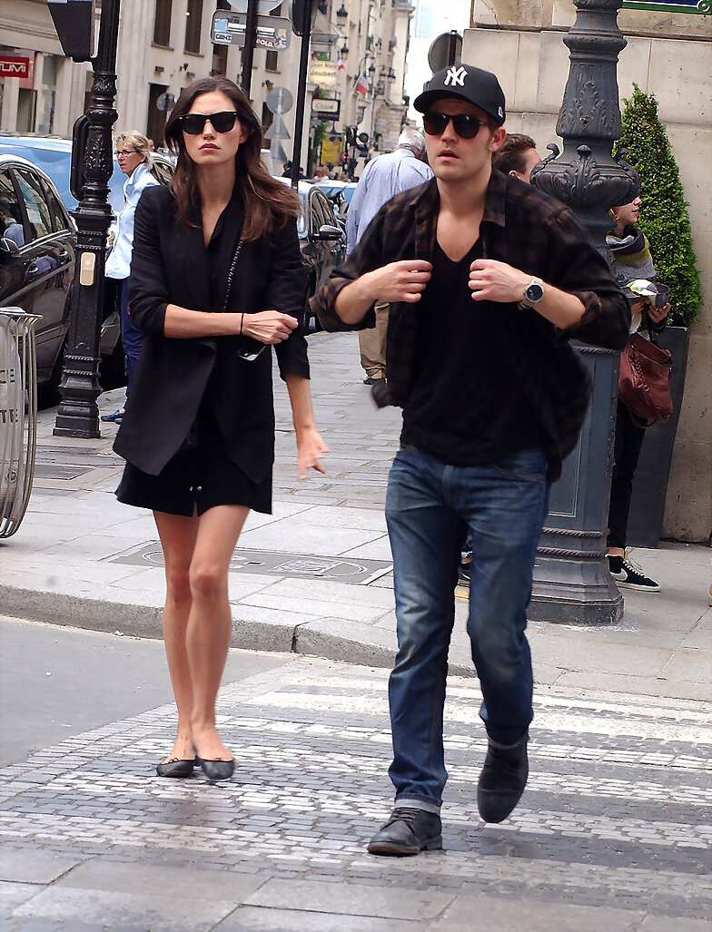 Phoebe Tonkin & Paul Wesley en Paris, May 25, 2015
