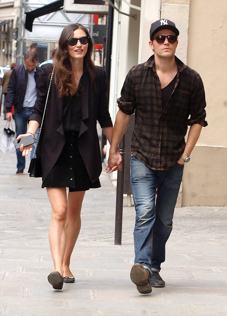 Phoebe Tonkin & Paul Wesley en Paris, May 25, 2015