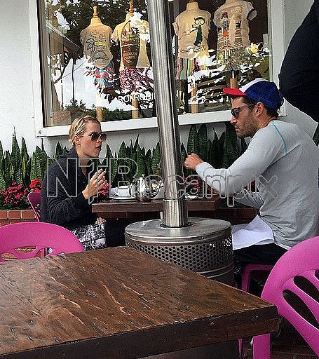 Claire Holt en West Hollywood, May 25, 2015