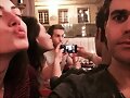 Phoebe Tonkin con Chris Wood y Paul Wesley | Paris
