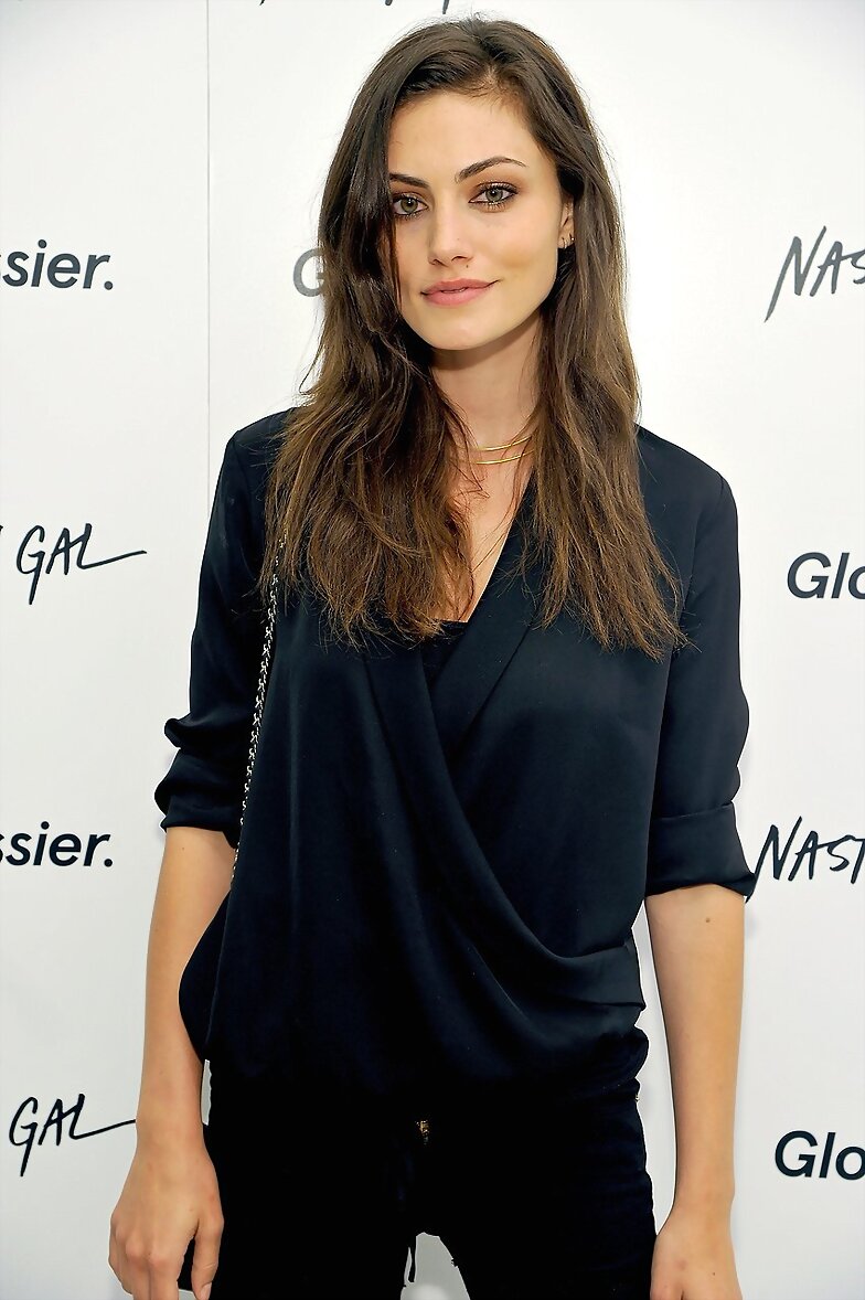 Phoebe Tonkin - Glossier Pop-Up Shop | June 2015