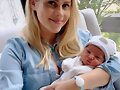 Claire Holt con su hijo James Holt Joblon | 2019