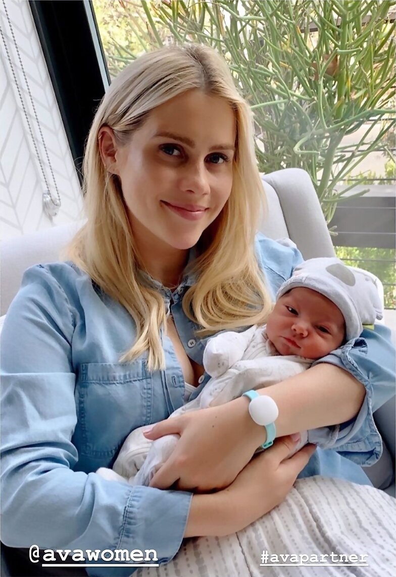 Claire Holt con su hijo James Holt Joblon | 2019